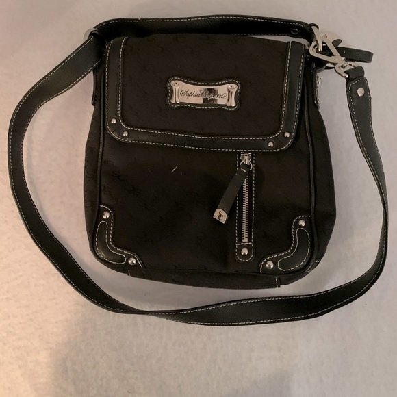 A black cross body purse - Picture 1 of 6